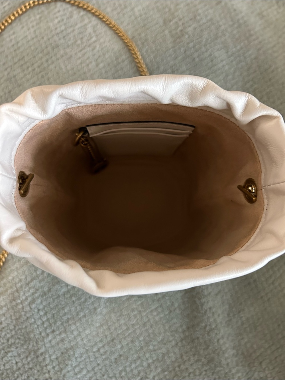 Gucci GG Marmont Mini Bucket Bag - Picture 4 of 12